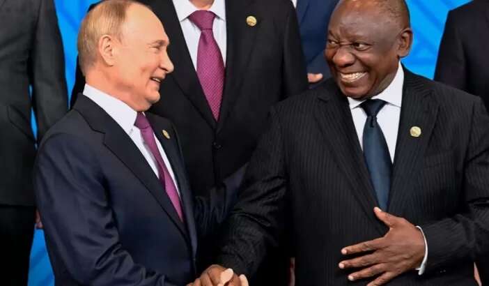 У ПАР розгорівся скандал після поїздки президента на саміт до Путіна