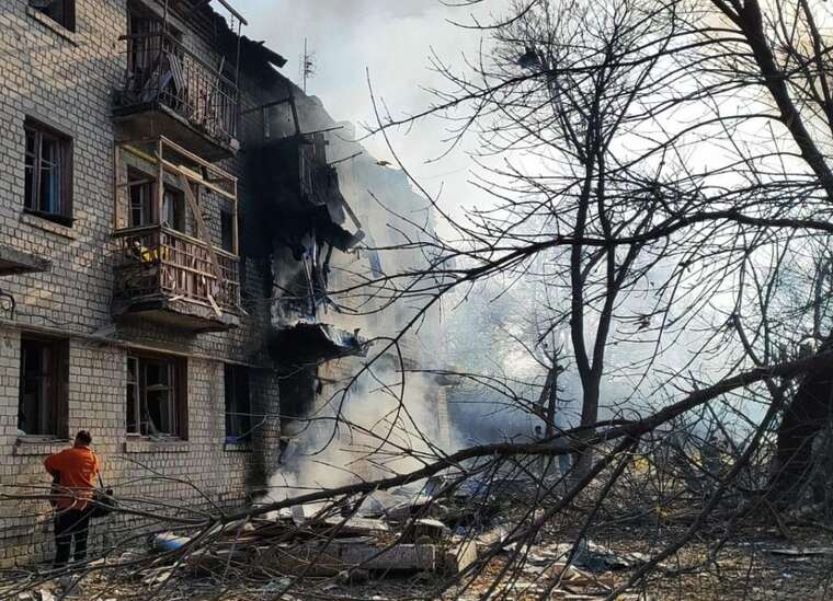 Окупанти завдали ударів по Олексієво-Дружківці на Донеччині: повідомляють про 5 постраждалих