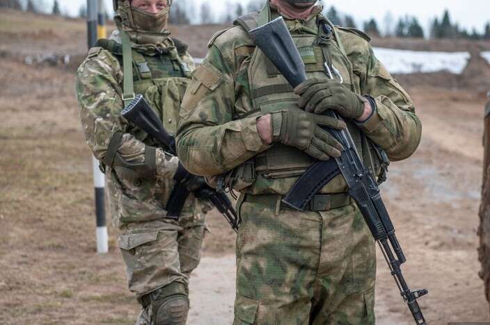 The invaders are already fighting in the Rozlyv area near Kurakhove
