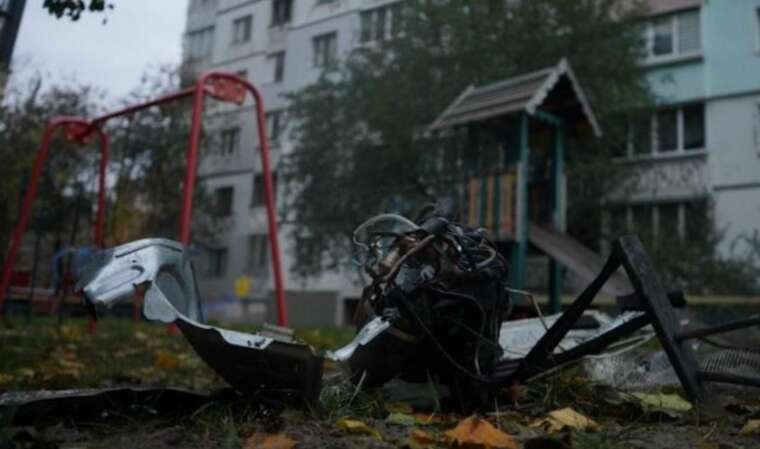 Атака БпЛА на столицю: загорілися два верхні поверхи 16-поверхового будинку