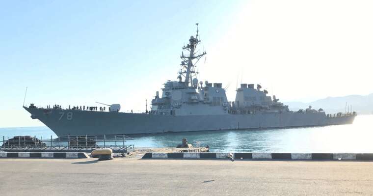 США надсилають на Близький Схід додаткові есмінці та літаки
