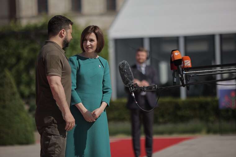 Zelenskyy congratulated Sandu on winning the presidential elections