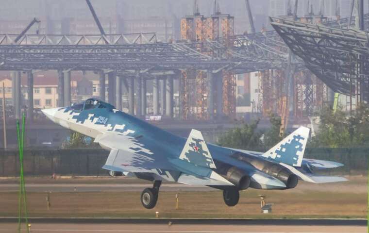 Російський Су-57 прилетів у Китай