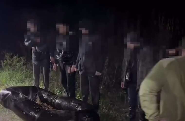 П’ятеро молодиків на одному надувному човні намагалися втекти через Тису до Угорщини