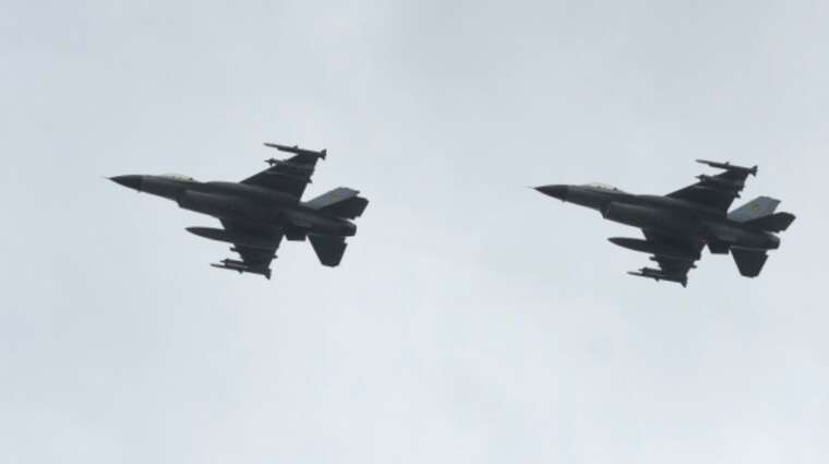 ДБР розслідує обставини аварії винищувача F-16: призначено 11 судових експертиз