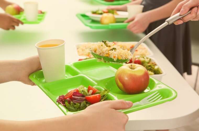 В киевских школах объявили о бесплатном питании, но средств не хватило