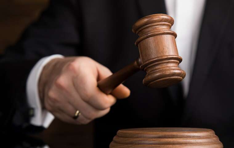 Експрацівник Нацбанку, який 10 років тому допустив крадіжку мішка золота, уник покарання