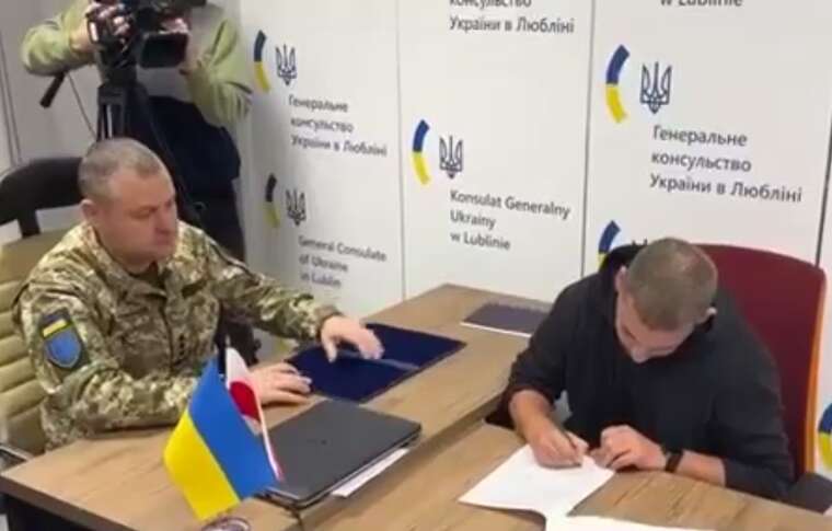 У Польщі перші добровольці Українського легіону підписали контракти з ЗСУ