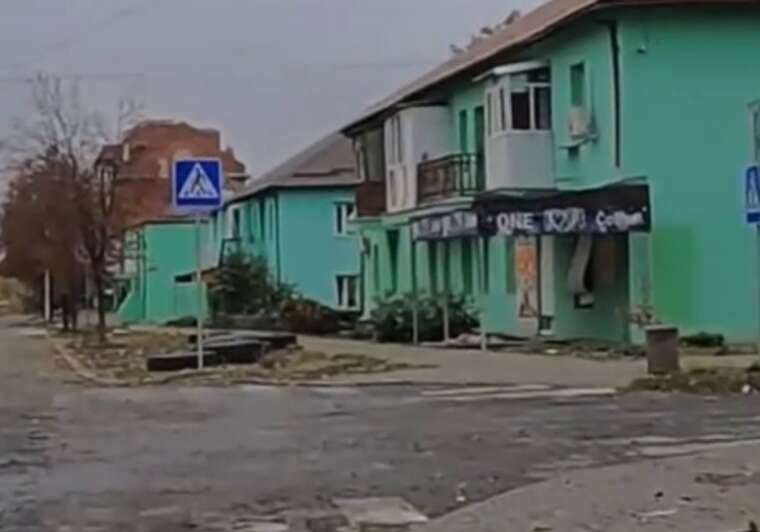 In Kurakhove, during a media report, several explosions occurred in the city