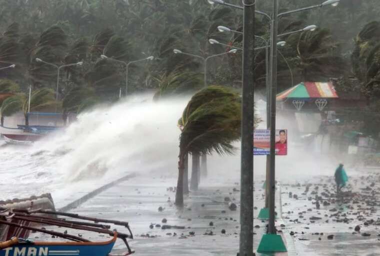 На Філіппіни насувається п’ятий за цей місяць шторм