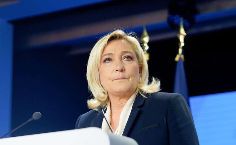 Во Франции прокуратура требует запретить Ле Пен заниматься политикой