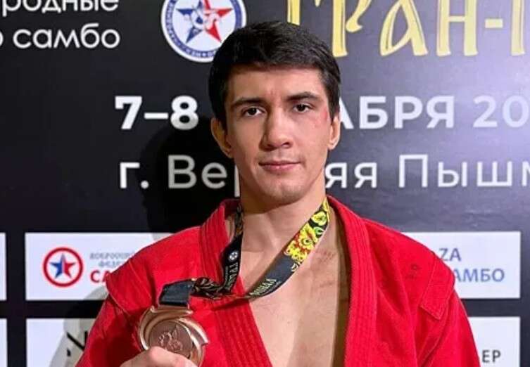 Чемпіон світу з РФ поскаржився, що українці не хочуть з ним фотографуватися