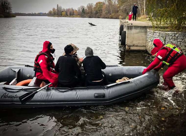 На Київщині троє рибалок ледь не потонули у Дніпрі