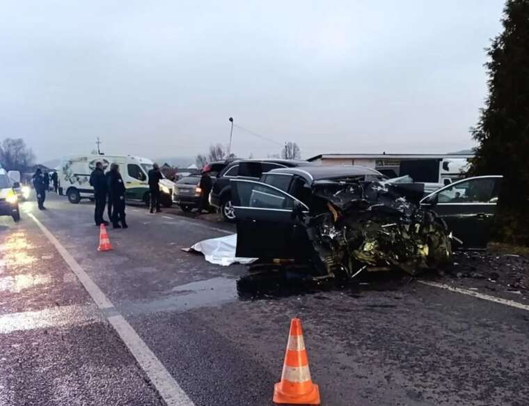 На Закарпатті працівник БЕБ спричинив ДТП