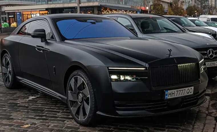 У столиці помітили новий Rolls-Royce електрокар за 600 тисяч доларів