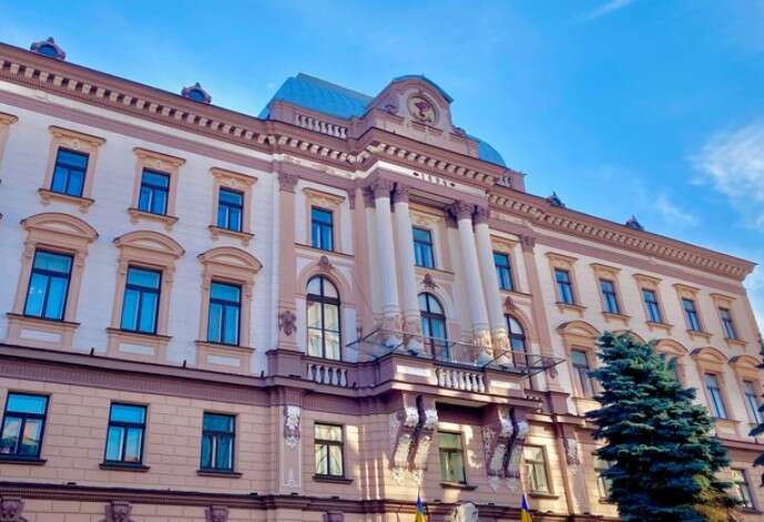 У медичному виші Івано-Франківська викладач проводив лекції російською: призначено службове розслідування