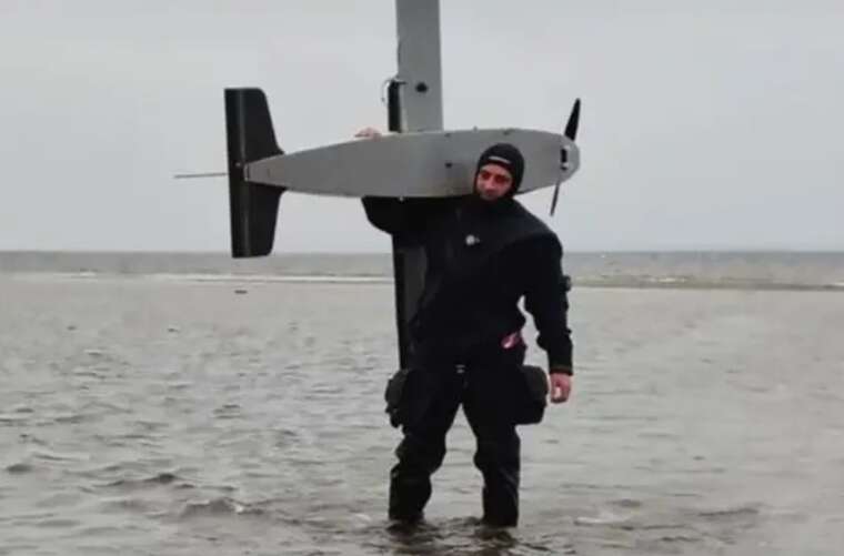 Водолази дістали уламки БпЛА з Київського водосховища