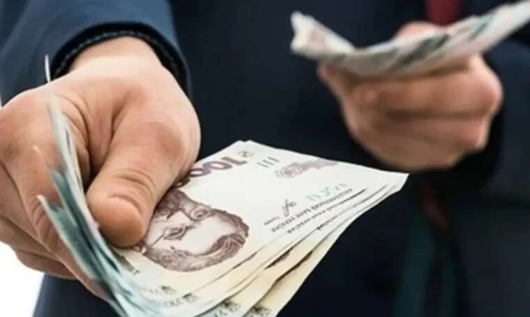 Украинцы массово выражают недовольство из-за задержки социальных выплат в 2024 году