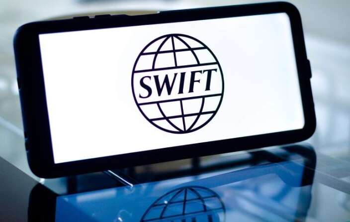 Останній великий державний банк Росії відключають від SWIFT