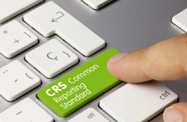 Що податкова України знає про українців за кордоном