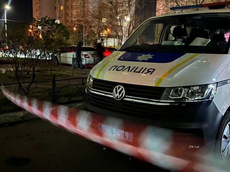 У Києві 11-річний хлопчик випав із вікна багатоповерхівки