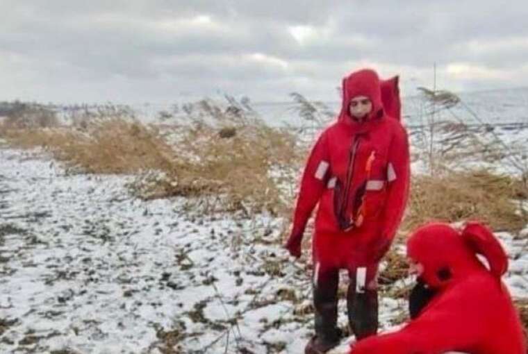 В Киевской области из воды достали тело мужчины