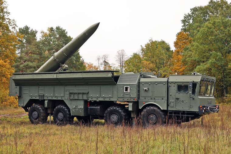 Forbes: Дрони РФ наводять ракети "Іскандер" на літаки України