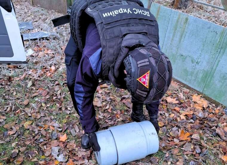 На Київщині  на території приватного домогосподарства знайшли бойову частину "шахеда"