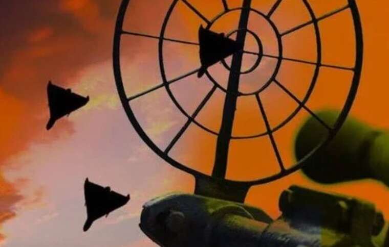 В Киеве сбивают дроны-камикадзе: слышны взрывы