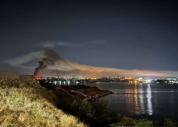 В окупованому Криму повідомляють про атаку на аеродроми "Бельбек" і "Саки": лунають вибухи