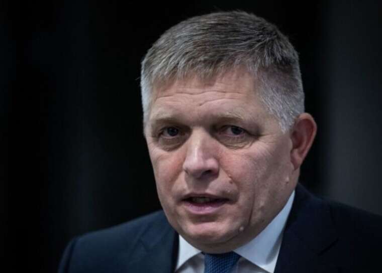 Фіцо прийняв запрошення від Путіна відвідати парад 9 травня в Москві