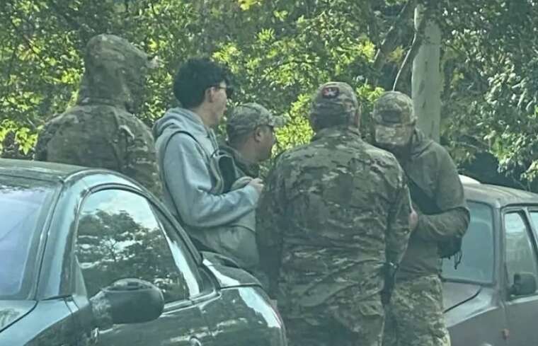 У Києві чоловік напав із ножем на працівників ТЦК