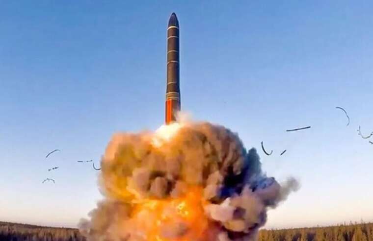 Розвідка Британії назвала мету запуску російського "Орешника": залишили "стратегічне повідомлення"