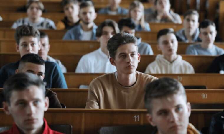 В Україні стало менше чоловіків призовного віку, які вирішили здобувати вищу освіту