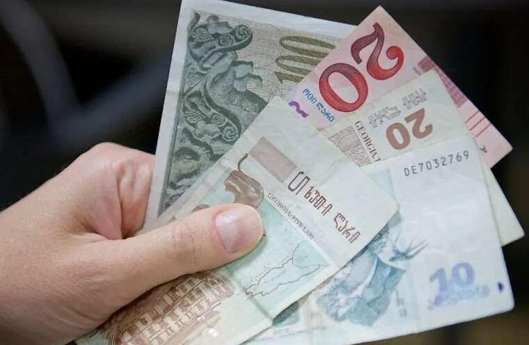 Курс грузинського ларі знизився до рекордно низького рівня