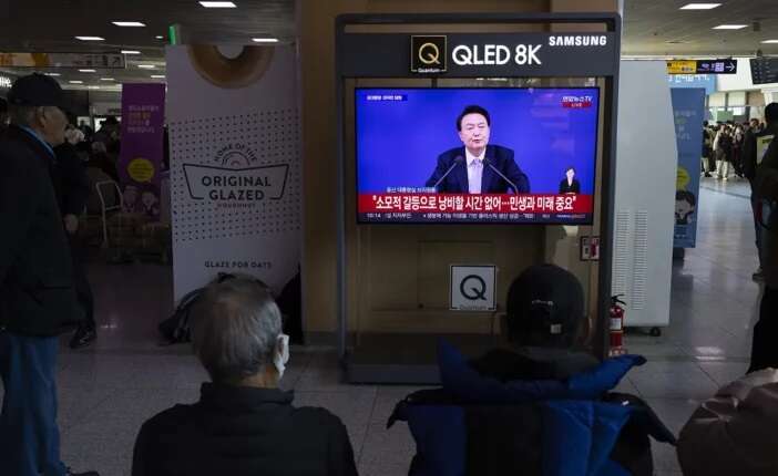 Президент Південної Кореї запровадив у країні військовий стан