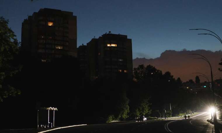 Укренерго: Завтра графіки відключення світла діятимуть із 06:00 до 22:00