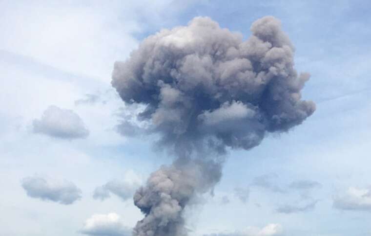 У Керчі в районі суднобудівного заводу сталися вибухи, - соцмережі