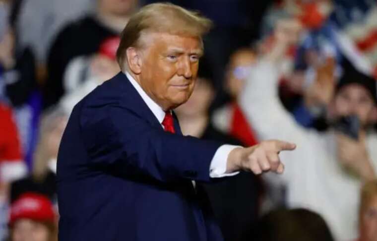 Колишня візажистка Білого дому пояснила, чому шкіра Трампа несподівано набула помаранчевого відтінку