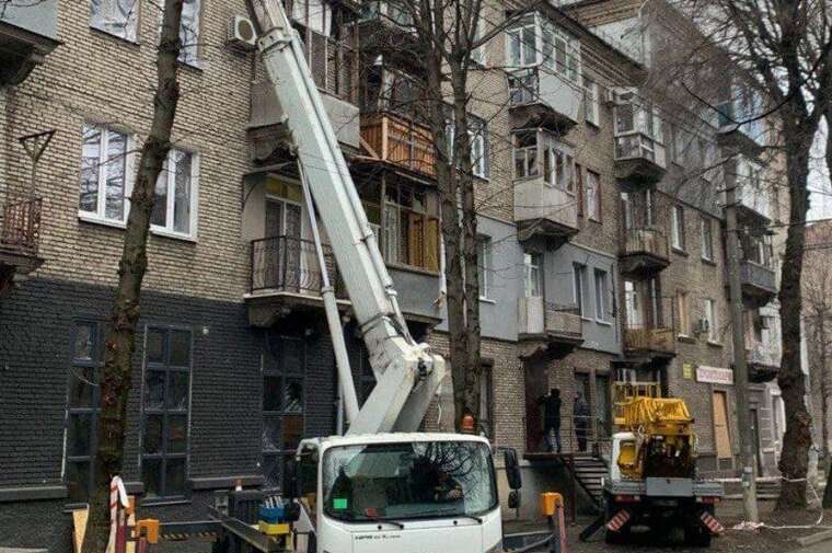 У Дніпропетровській області продемонстрували наслідки нічного обстрілу