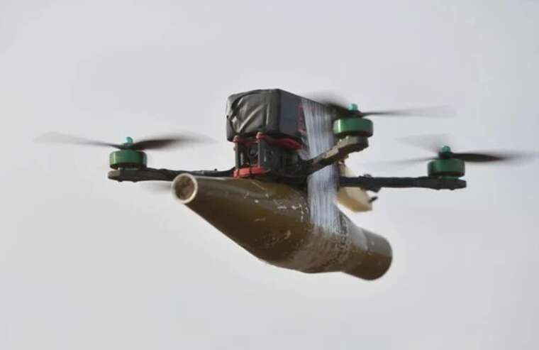 У Херсоні російський дрон завдав удару по цивільному