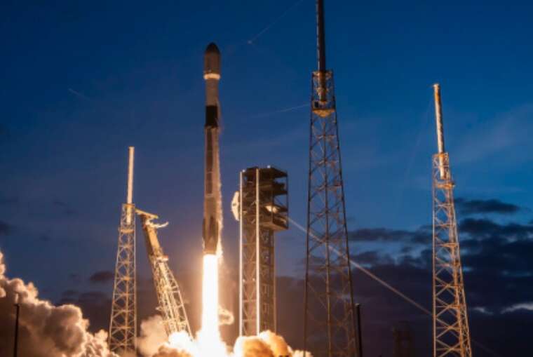 SpaceX    23  Starlink