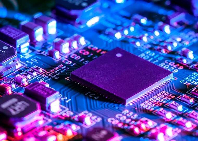 Bloomberg: Росіяни відшукали шпарину, щоб попри санкції закуповувати мікросхеми у Штатах