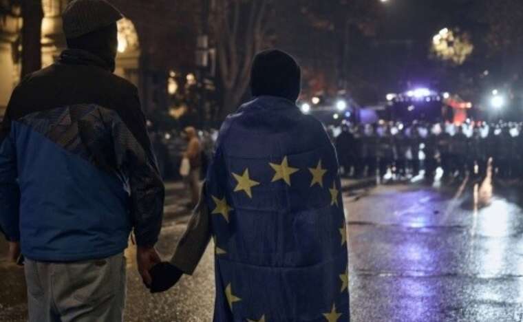 У Тбілісі протести тривають 13 діб - вночі затримали ще шістьох учасників