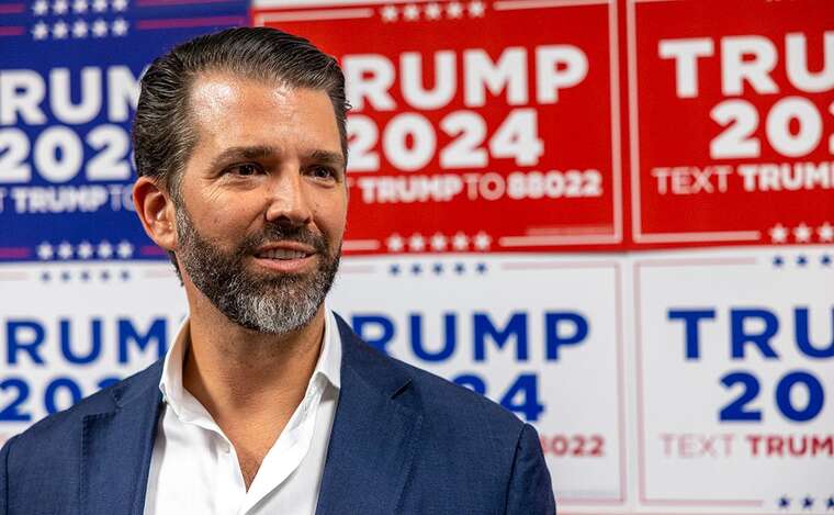 Трамп-молодший насмішив мережу: висміяв Зеленського, але помилився з обкладинкою Time