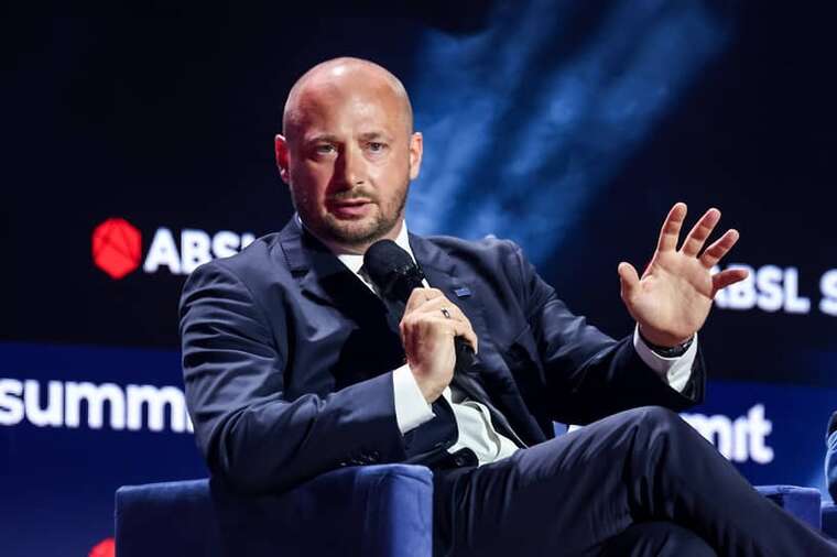 Польща не планує відправляти миротворців в Україну, - Яцек Севера