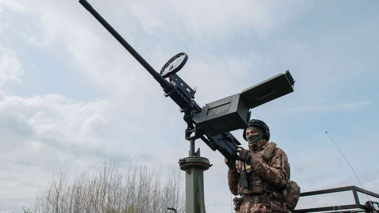 На Київщині працює ППО: лунають вибухи