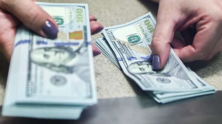       ,   в, -  Bloomberg