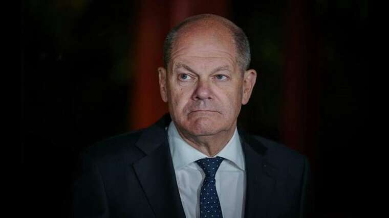 Бундестаг виніс вотум недовіри Олафу Шольцу