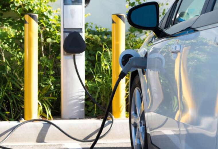 С 1 января в Украине возобновляются налоги на импорт электромобилей